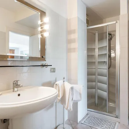 Alberto By Interhome * Pairola